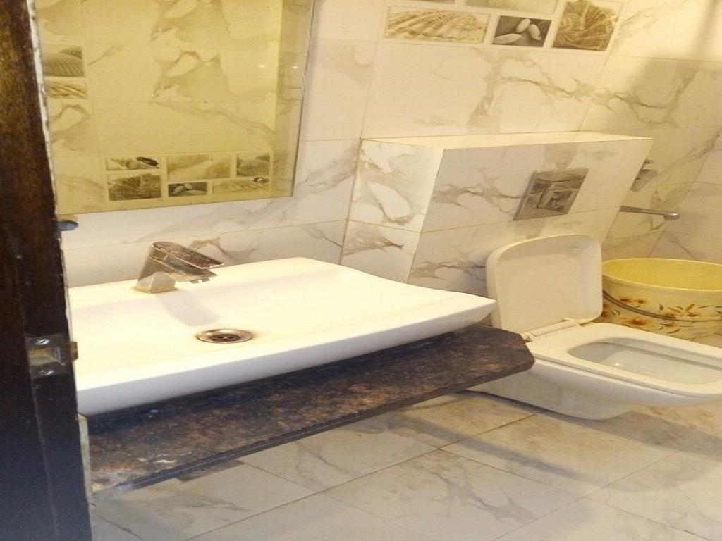Hotel Parth Palace Neu-Delhi Exterior foto